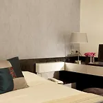 Alison Hotel