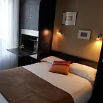 Alison Hotel
