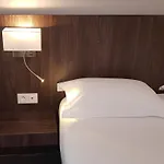 Alison Hotel