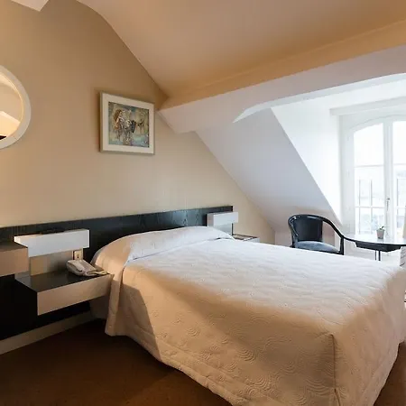 Alison Hotell Paris